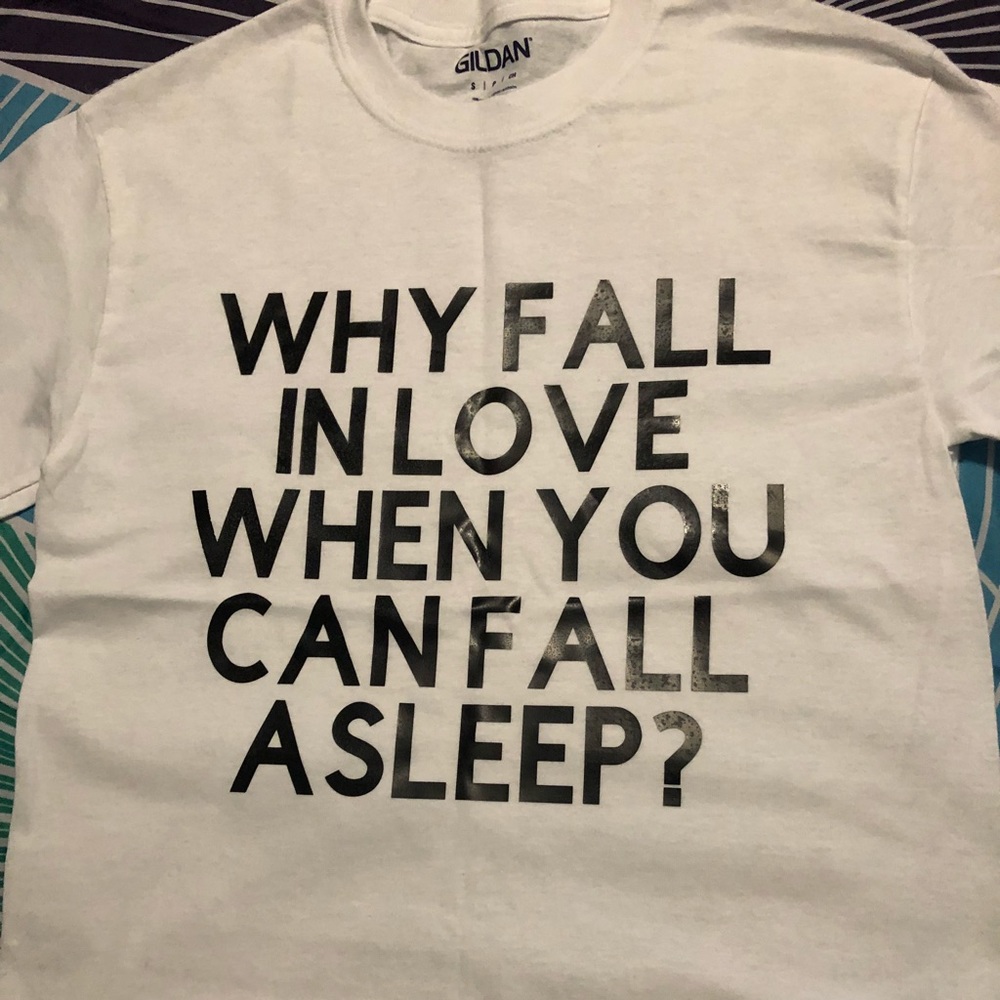🆕Why fall in love when you can fall asleep?! 😴💙